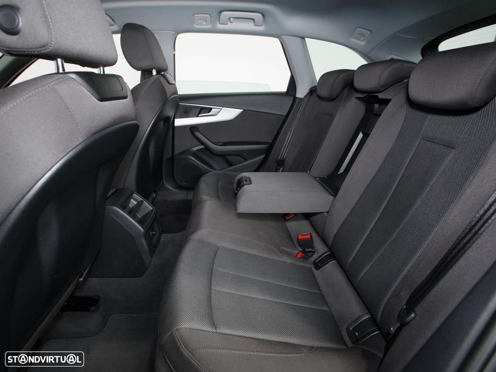 Audi A4 Avant 30 TDI S tronic - 10