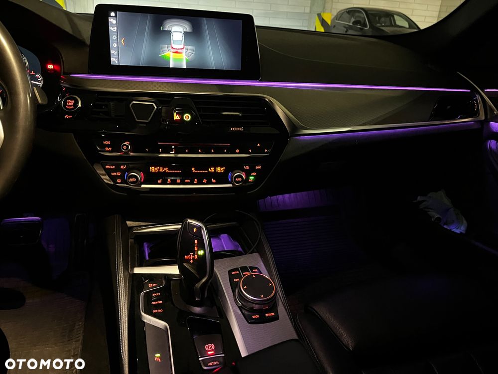 BMW Seria 5 520d xDrive M Sport sport - 12
