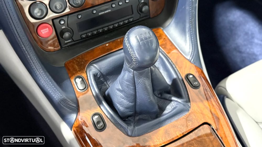 Aston Martin DB7 Vantage Coupé V12 - 28