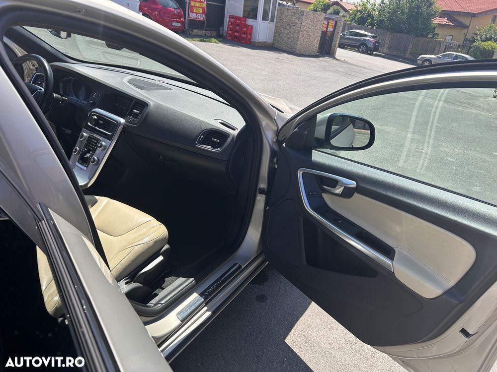 Volvo S60 D3 Momentum - 11