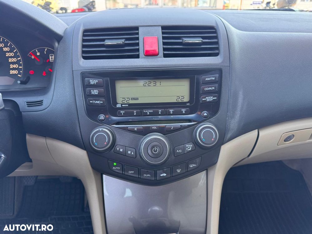 Honda Accord 2.0i Comfort - 15