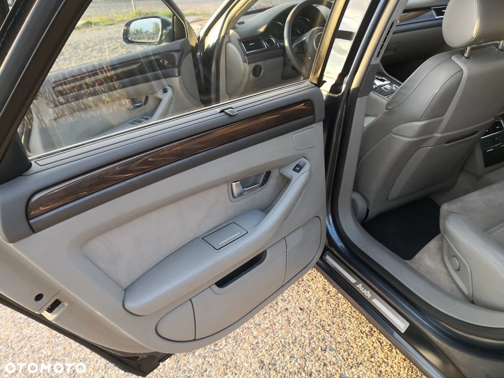 Audi A8 4.2 Quattro - 36