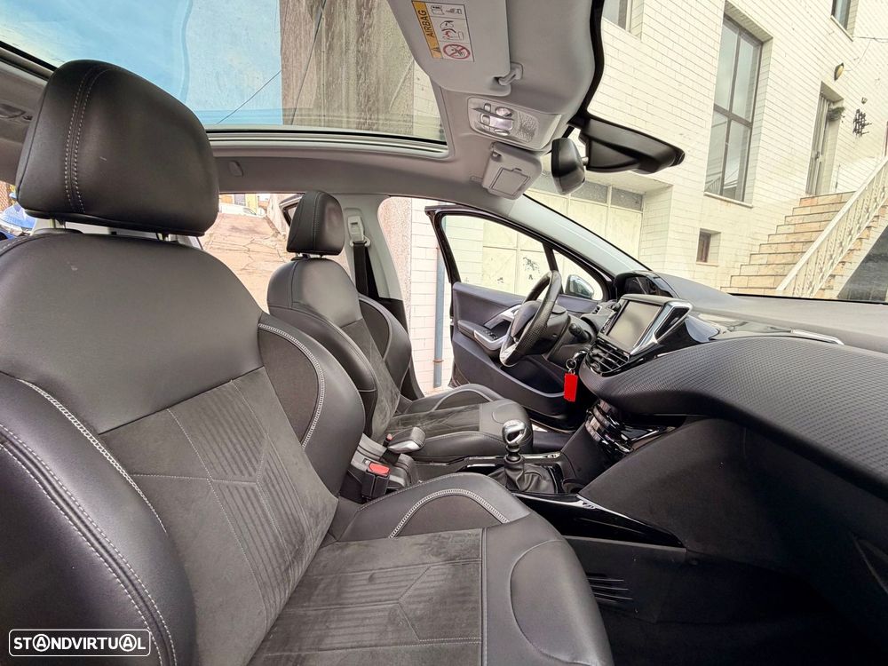 Peugeot 2008 1.2 PureTech Crossway - 29