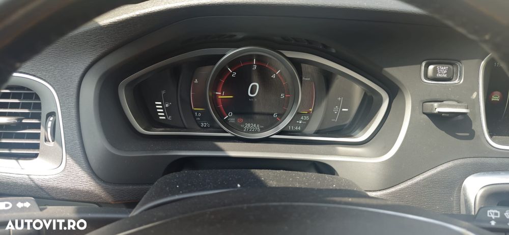 Volvo V40 D2 Momentum - 9