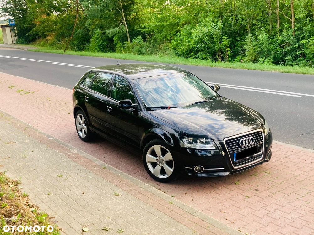 Audi A3 Sportback 1.6 TDI DPF S tronic Ambiente - 1