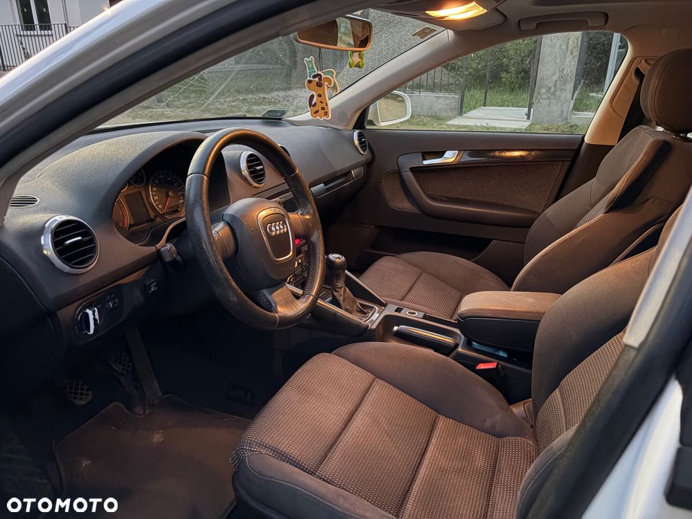 Audi A3 Sportback 1.6 S line Sportpaket (plus) - 9