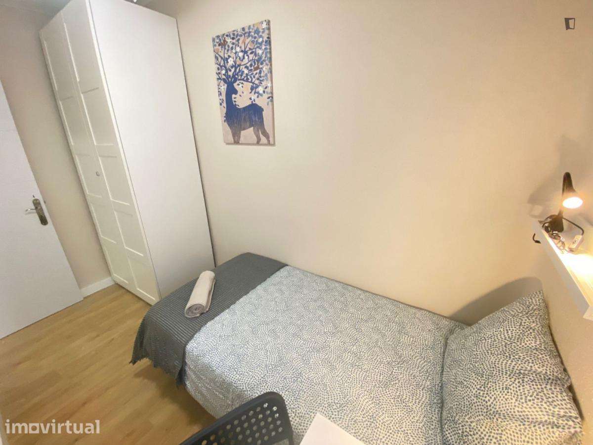 Quarto - localizado em Ajuda Lisbon - Grande imagem: 4/26