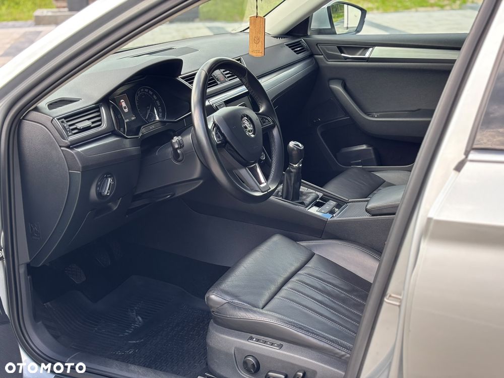 Skoda Superb 2.0 TDI Style - 20