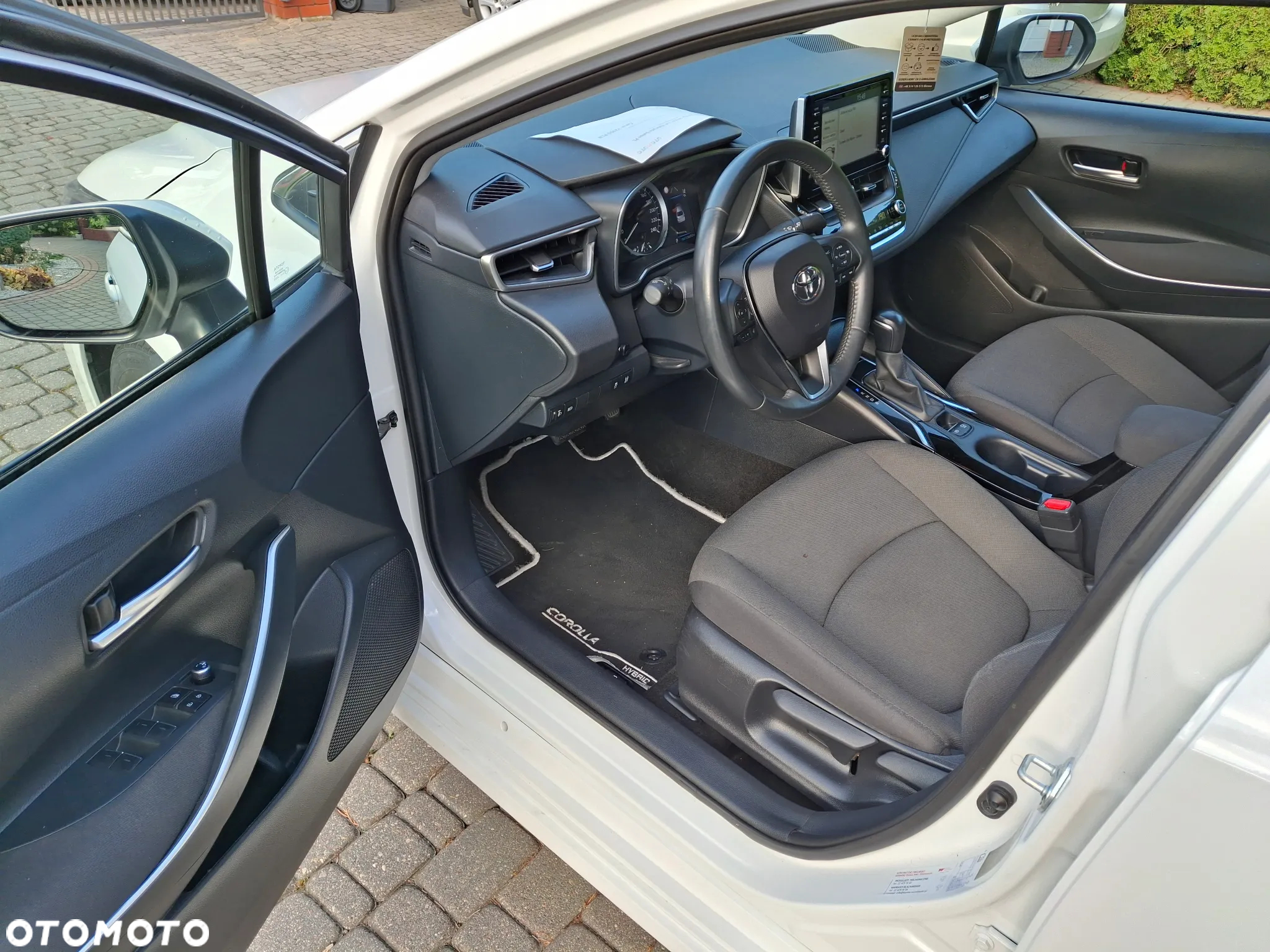 Toyota Corolla 1.8 Hybrid Comfort - 18