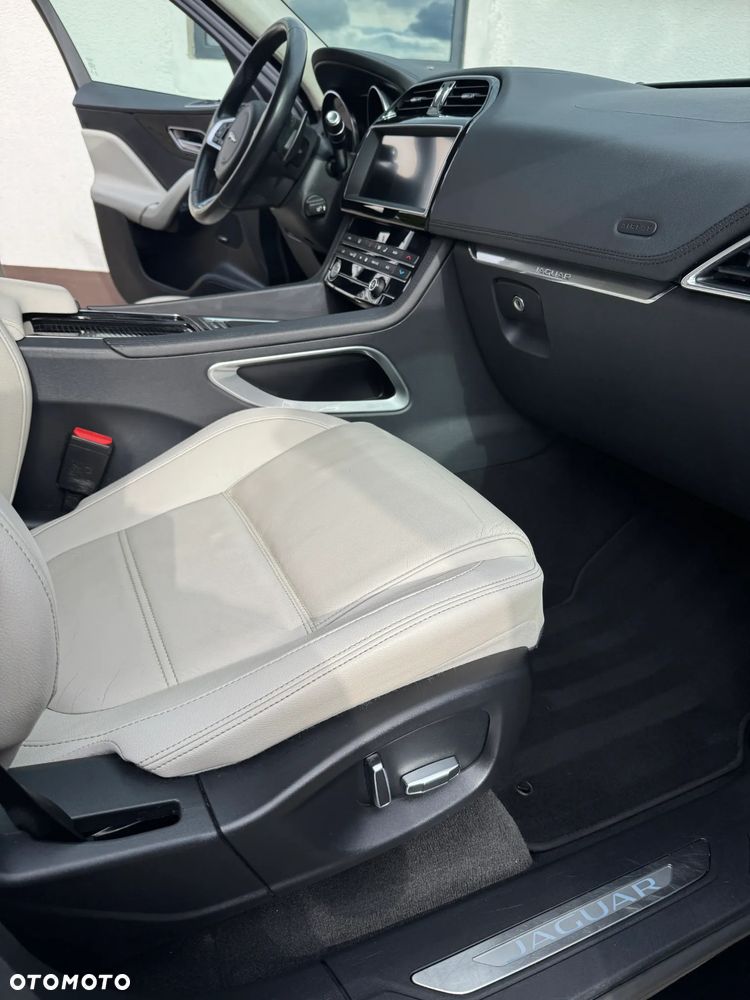 Jaguar F-Pace 2.0 i4P AWD Prestige - 28