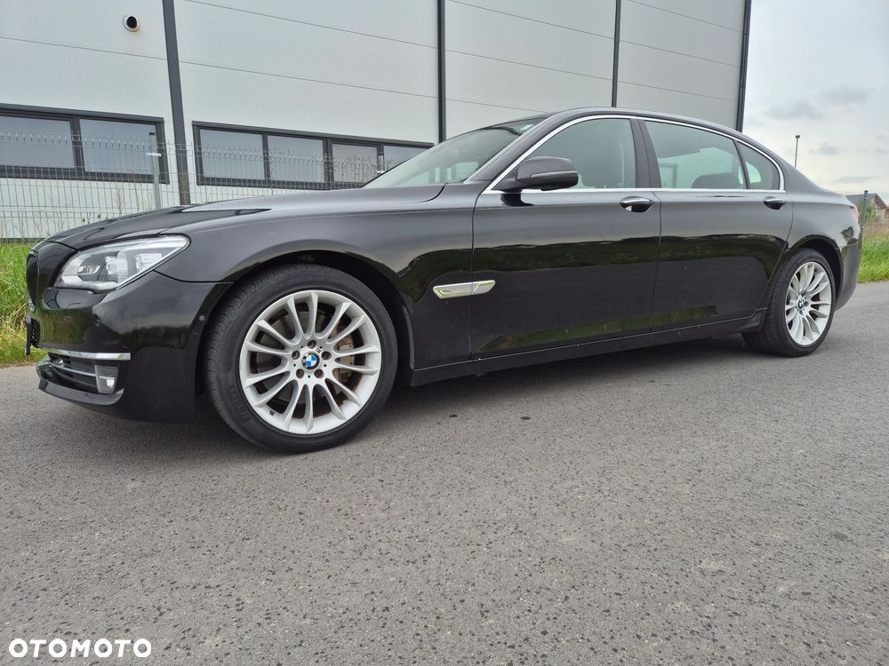 BMW Seria 7 740Li - 13