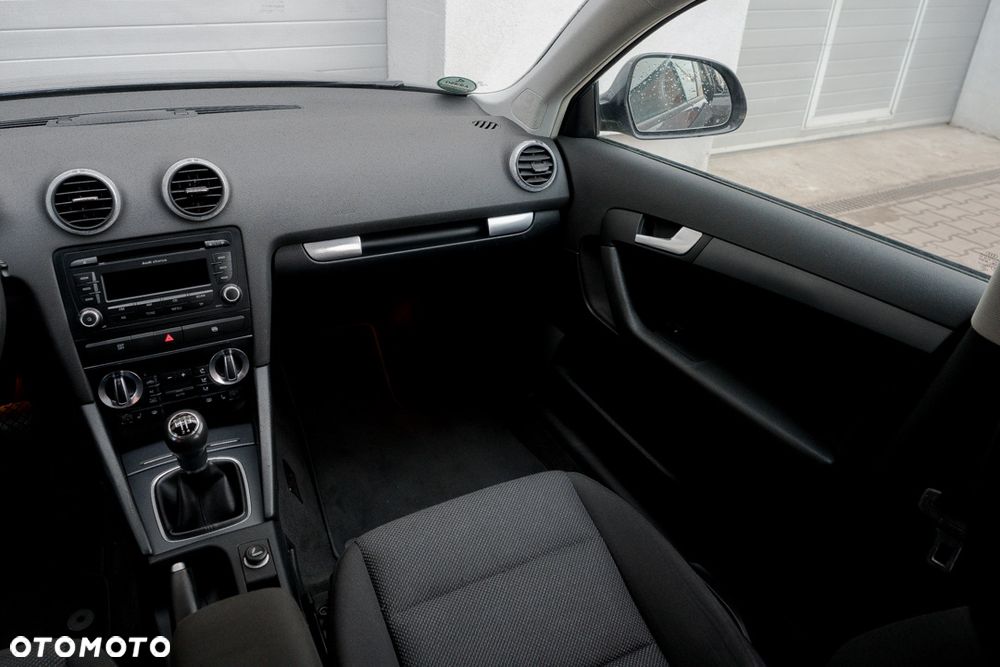 Audi A3 Sportback 1.6 Attraction - 28