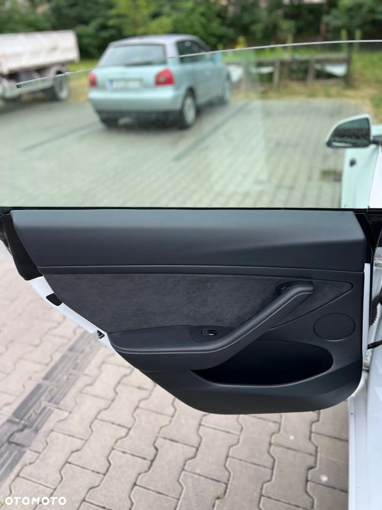 Tesla Model 3 Standard Reichweite Plus Hinterradantrieb - 25