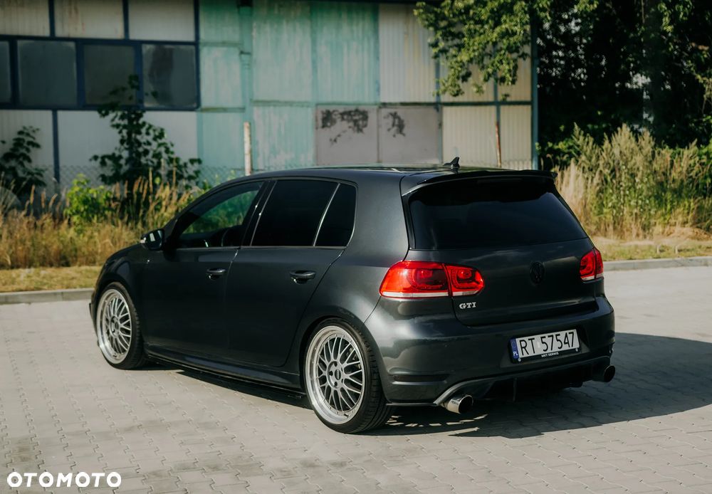 Volkswagen Golf VI 2.0 TSI GTI - 8