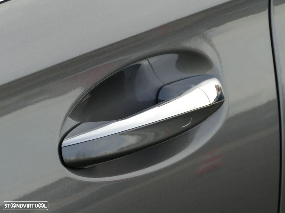 Mercedes-Benz A 250 e AMG Line - 6