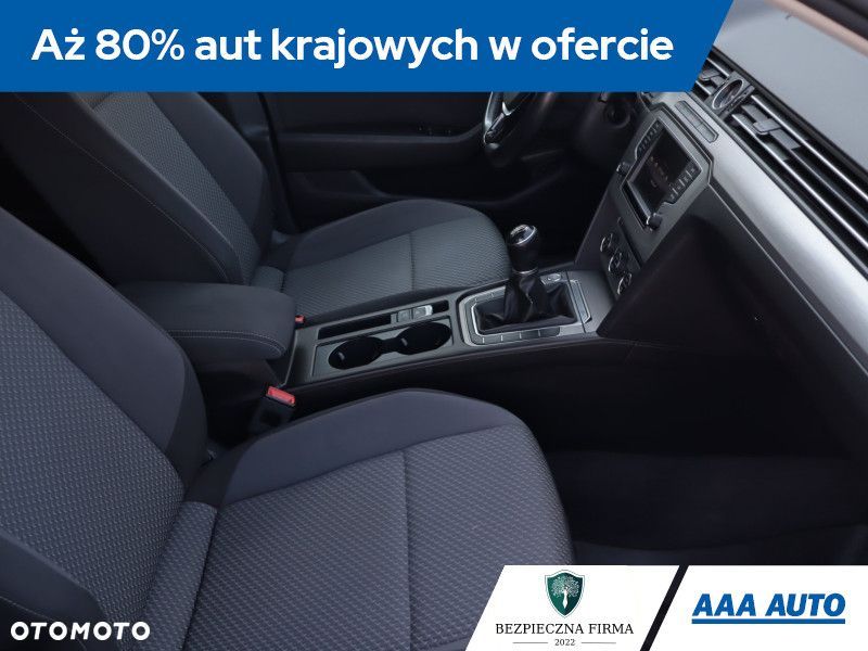 Volkswagen Passat Variant - 11
