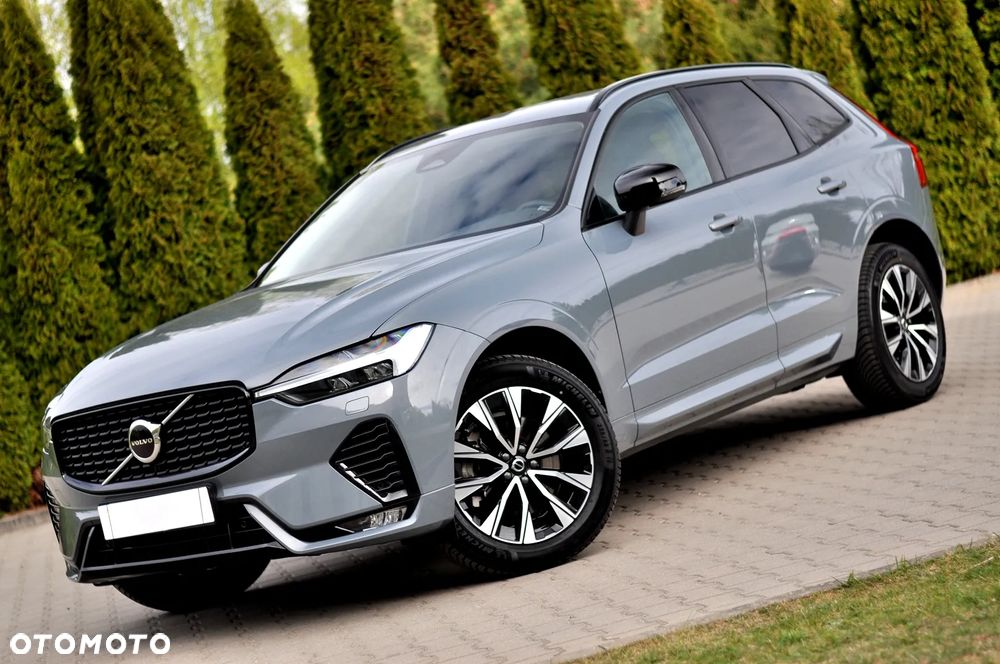 Volvo XC 60 B4 D Plus Dark - 3