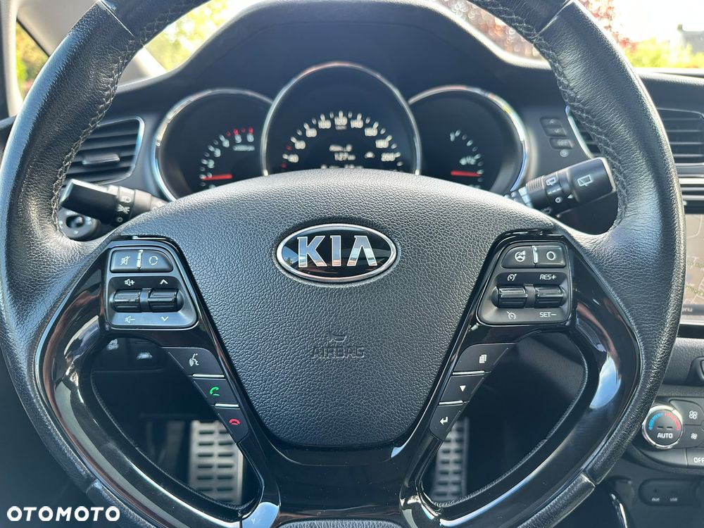 Kia Ceed - 12