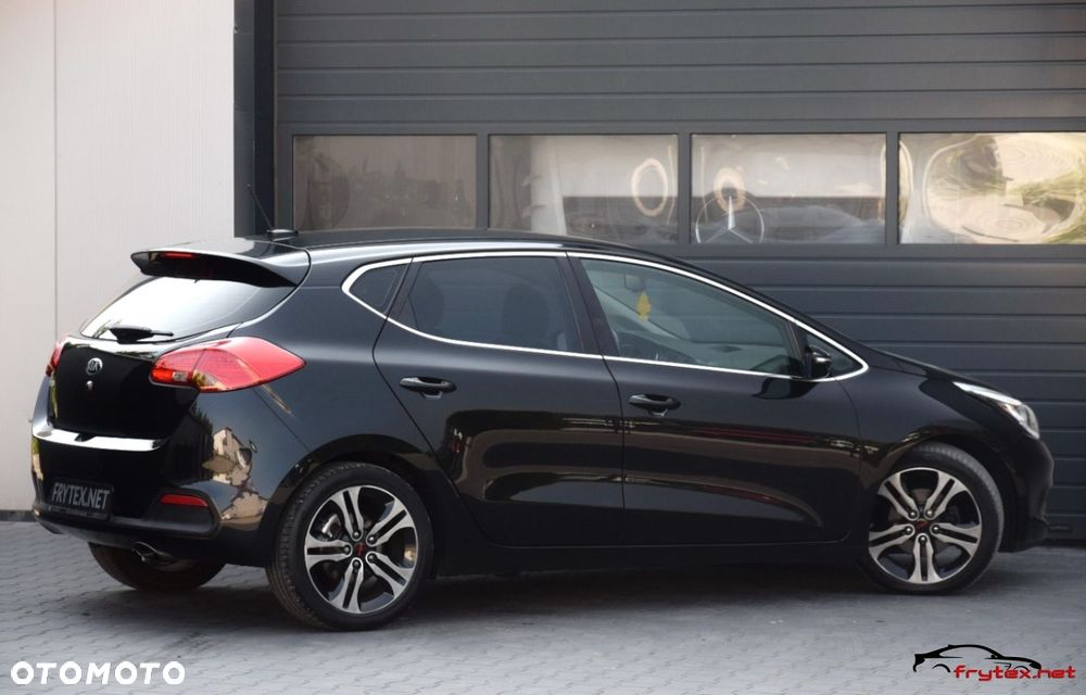 Kia Ceed - 11