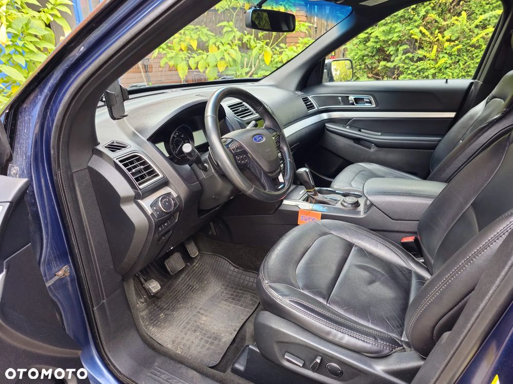 Ford Explorer - 23