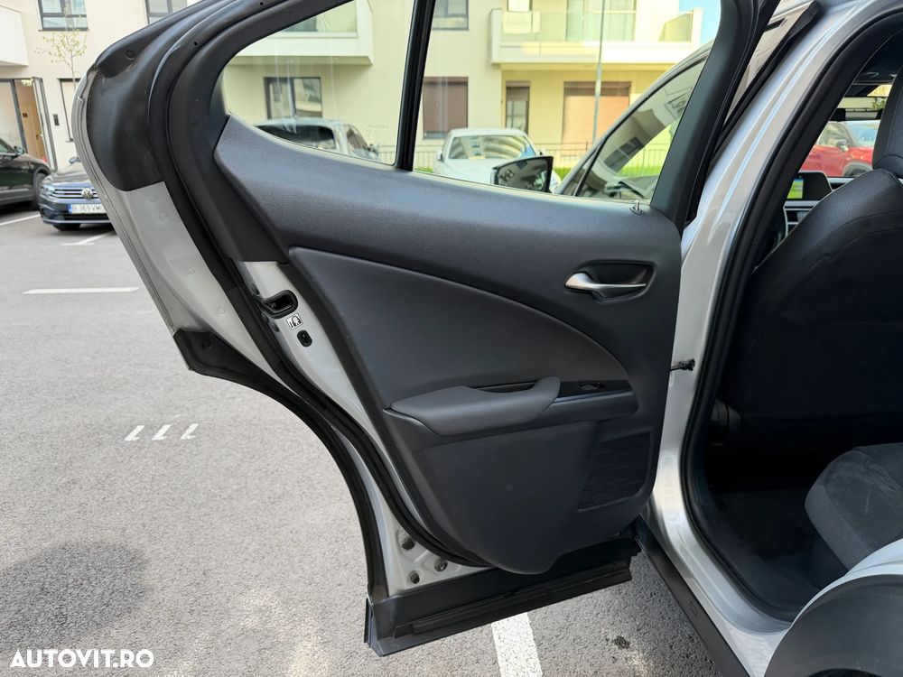 Lexus UX 250h E-FOUR Business - 17