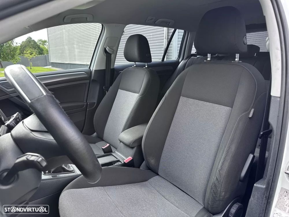 VW Golf Variant 1.6 TDi Highline - 23