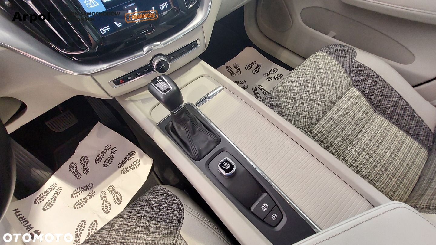 Volvo XC 60 T5 AWD Momentum - 29