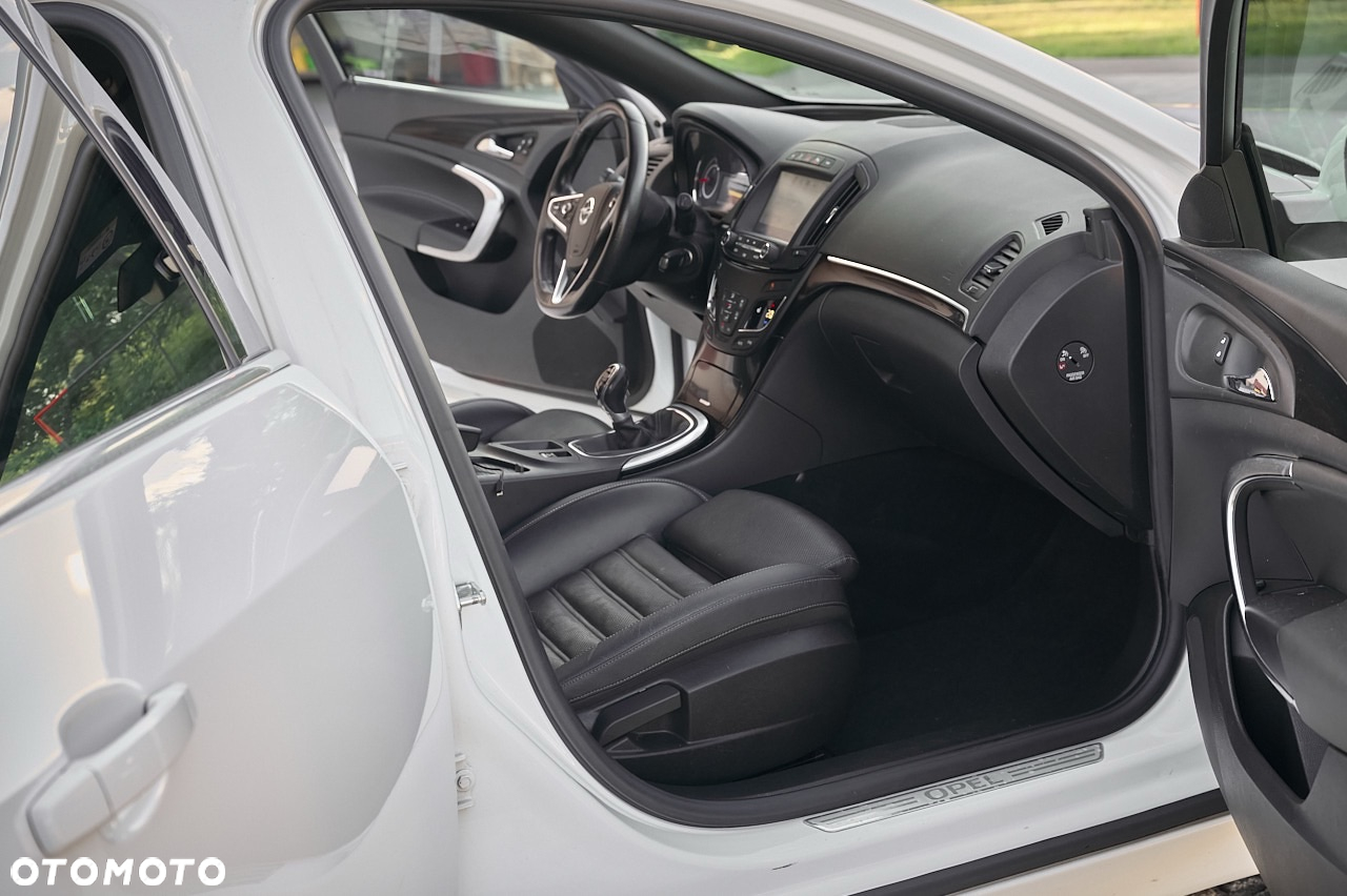 Opel Insignia - 25