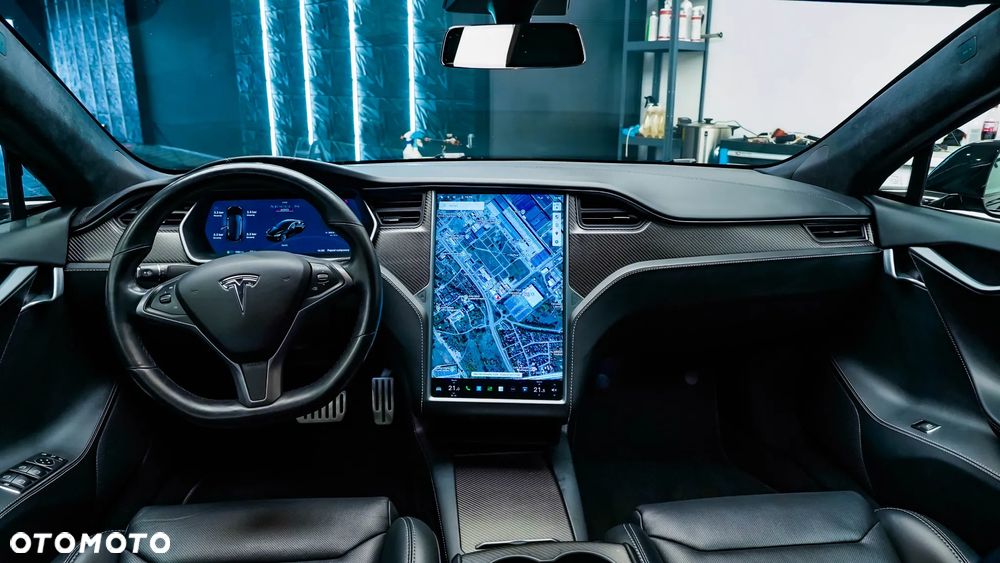 Tesla Model S Performance - 12