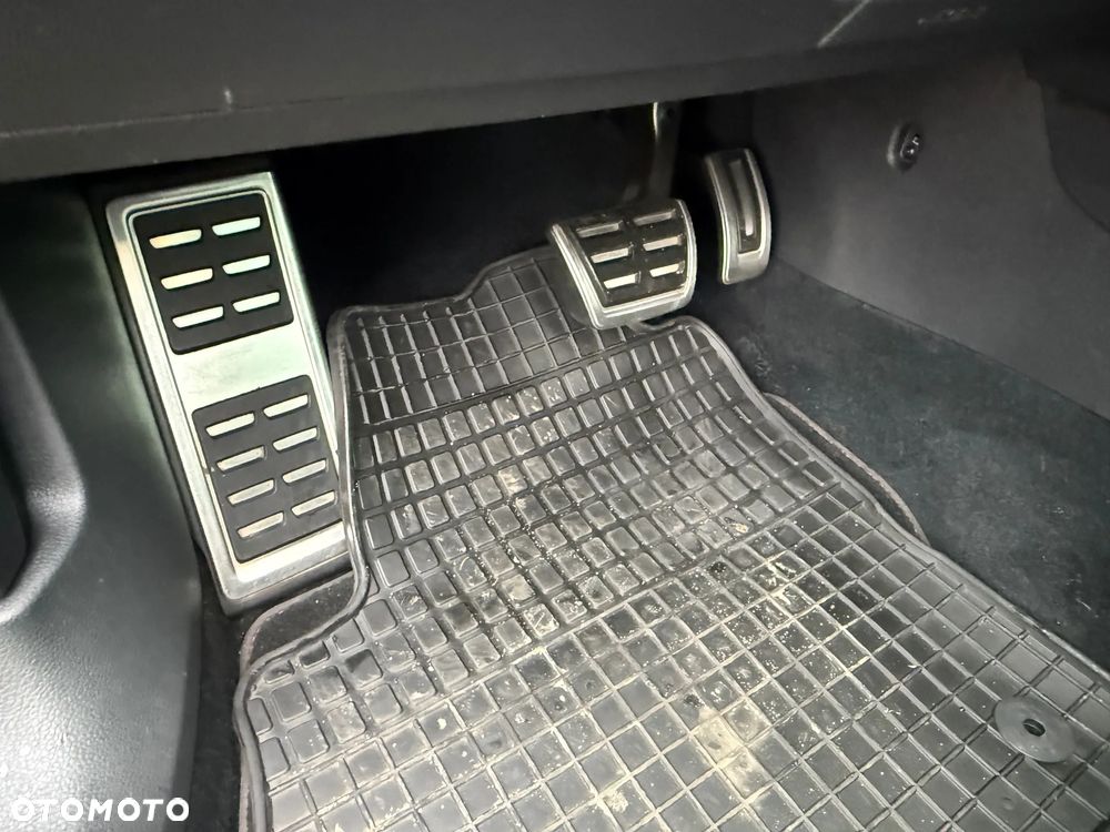 Volkswagen Golf Variant 2.0 TDI 4Motion DSG Highline - 27