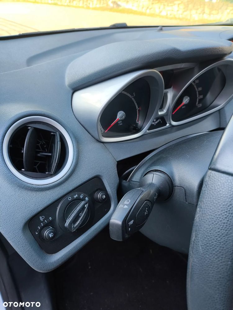 Ford Fiesta 1.4 Titanium X - 22