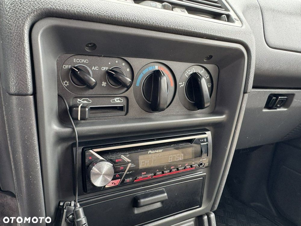 Mitsubishi Pajero - 13