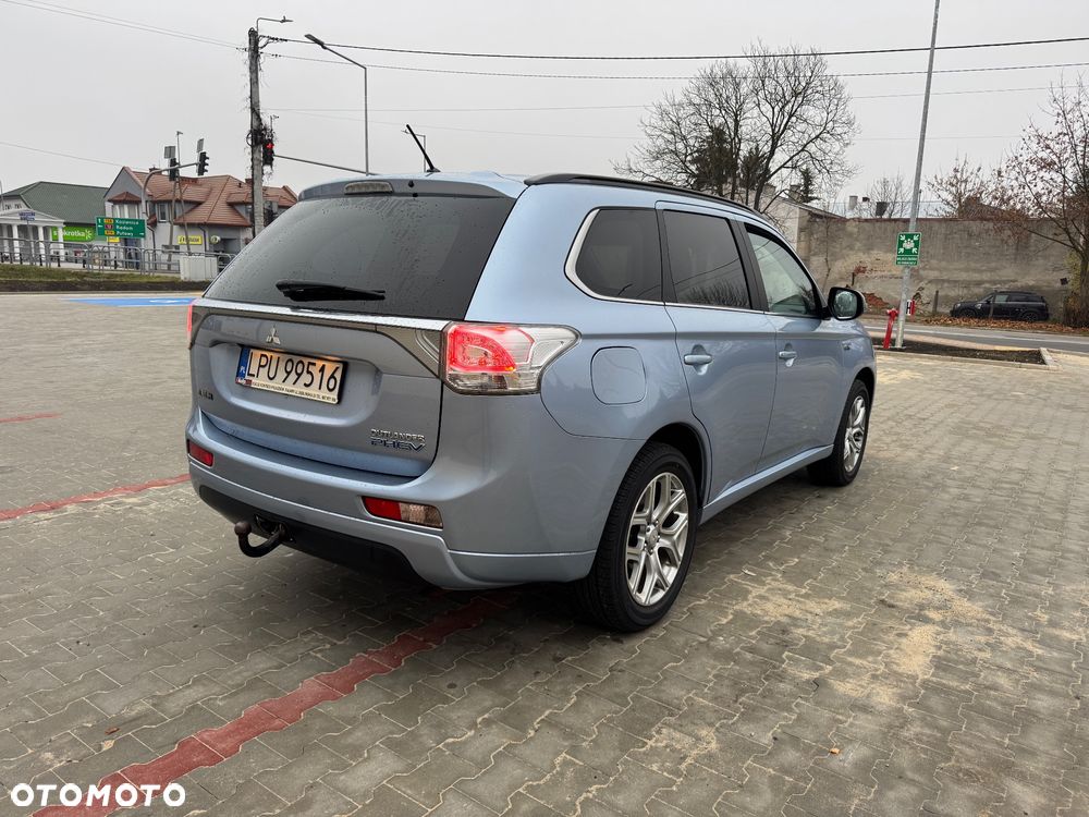 Mitsubishi Outlander - 3