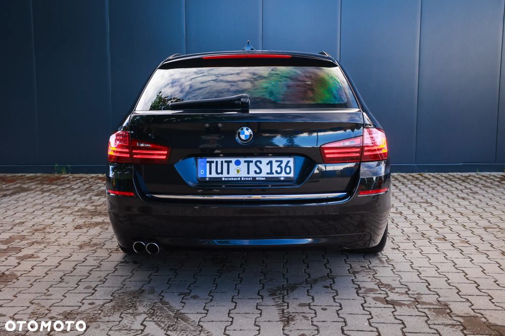 BMW Seria 5 525d Sport-Aut Luxury Line - 16