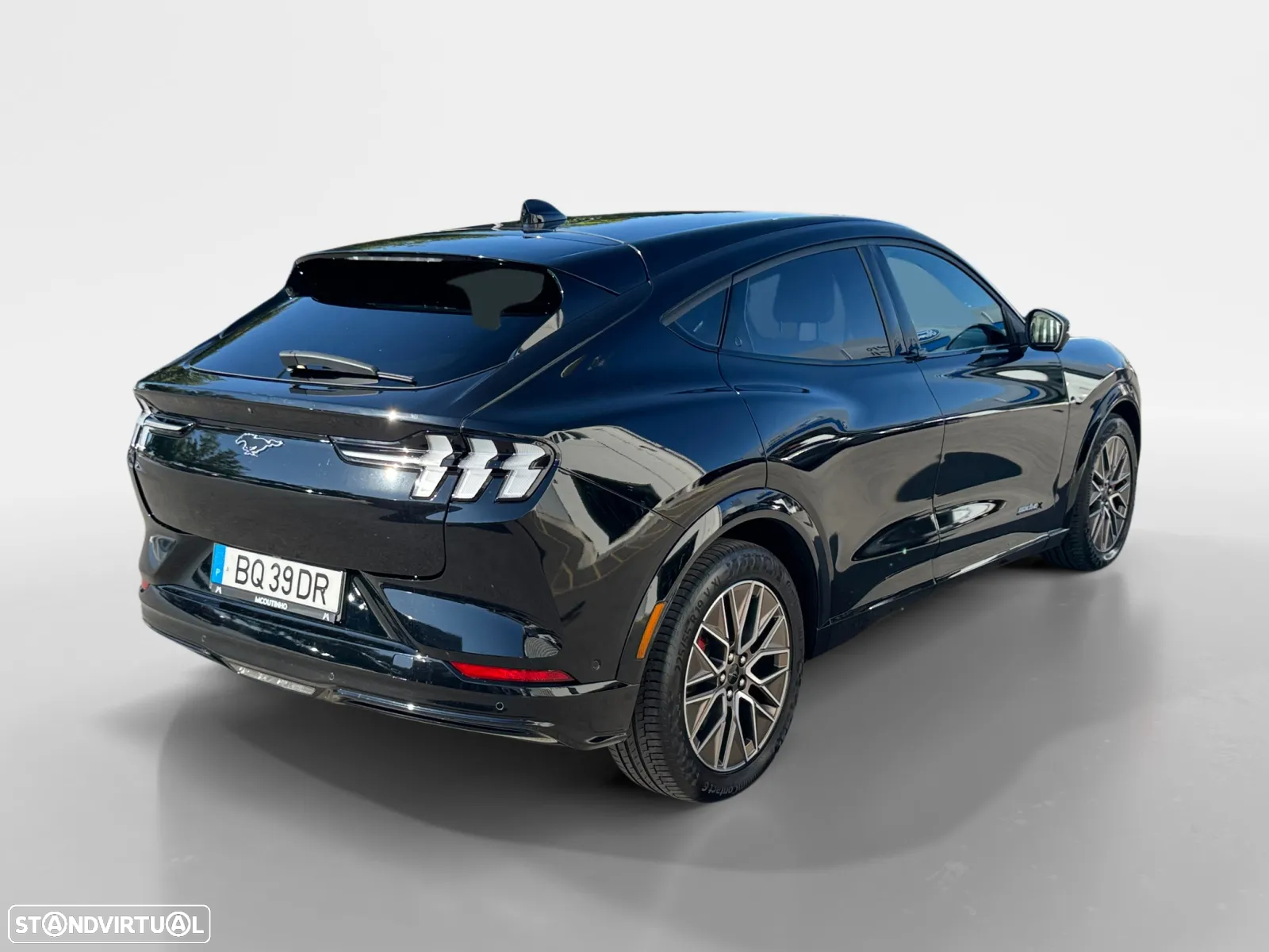 Ford Mustang Mach-E 75.7 kWh Premium AWD - 6