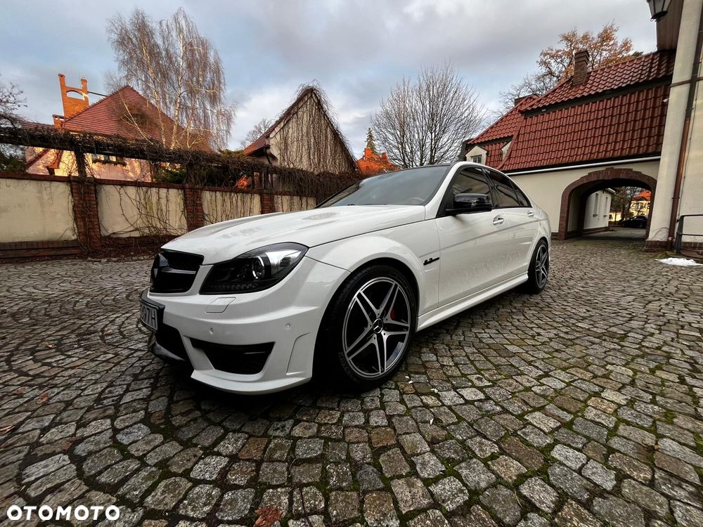 Mercedes-Benz Klasa C 63 AMG 7G-TRONIC SPORT EDITION - 4
