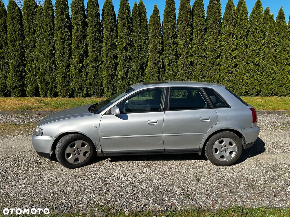 Audi A3 Sportback 1.9 TDI Ambiente Tiptronic - 16
