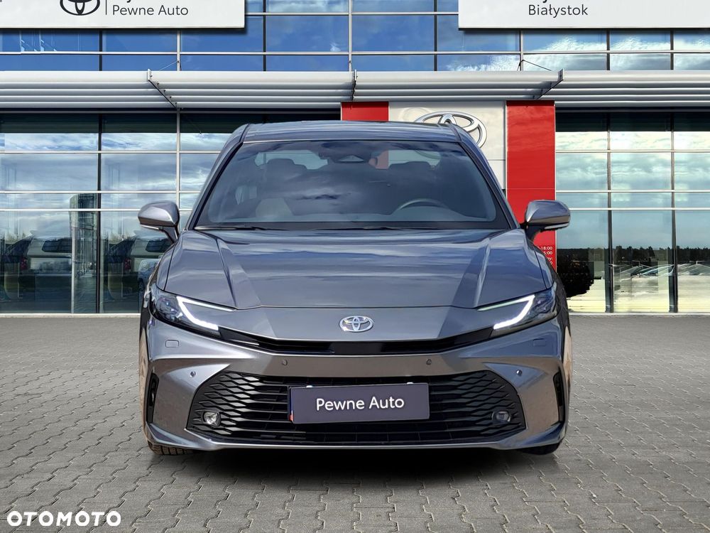 Toyota Camry - 8