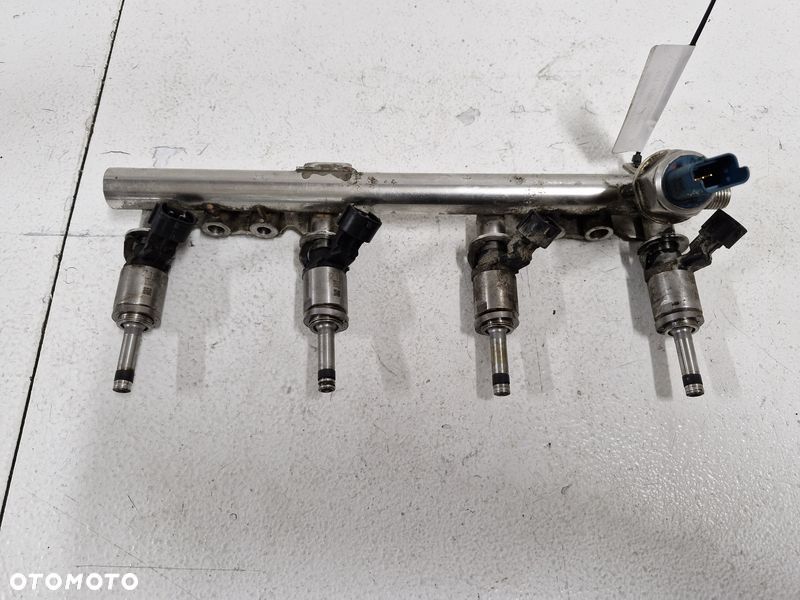 NISSAN JUKE I 1 F15 LIFT 1.2 DIG-T LISTWA WTRYSKOWA WTRYSKI 175226637R - 1