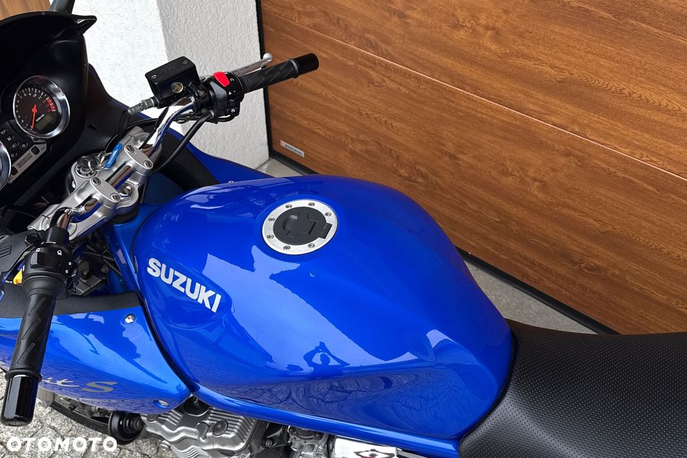 Suzuki Bandit - 24