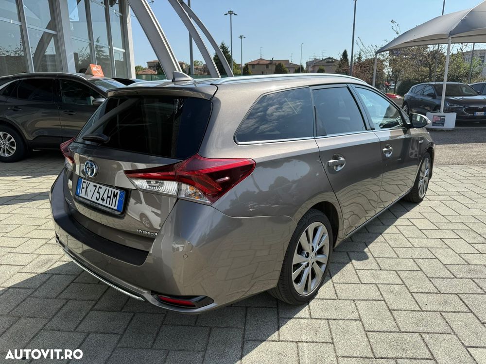 Toyota Auris 1.8 L VVT-i TS Hybrid Sol+ - 4