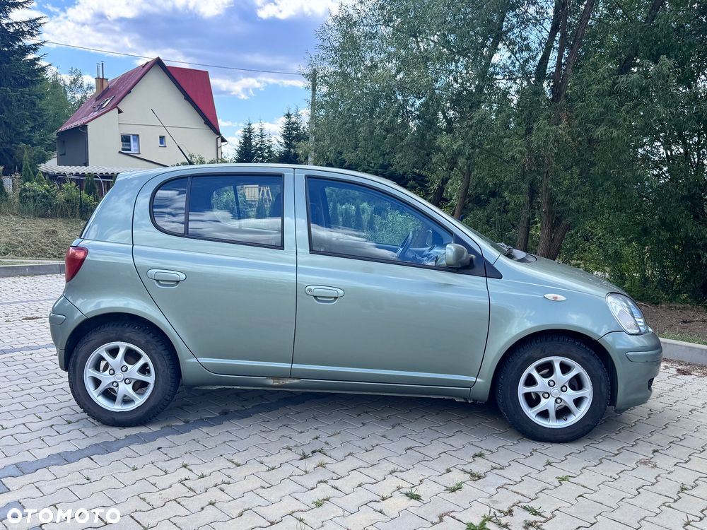 Toyota Yaris - 12
