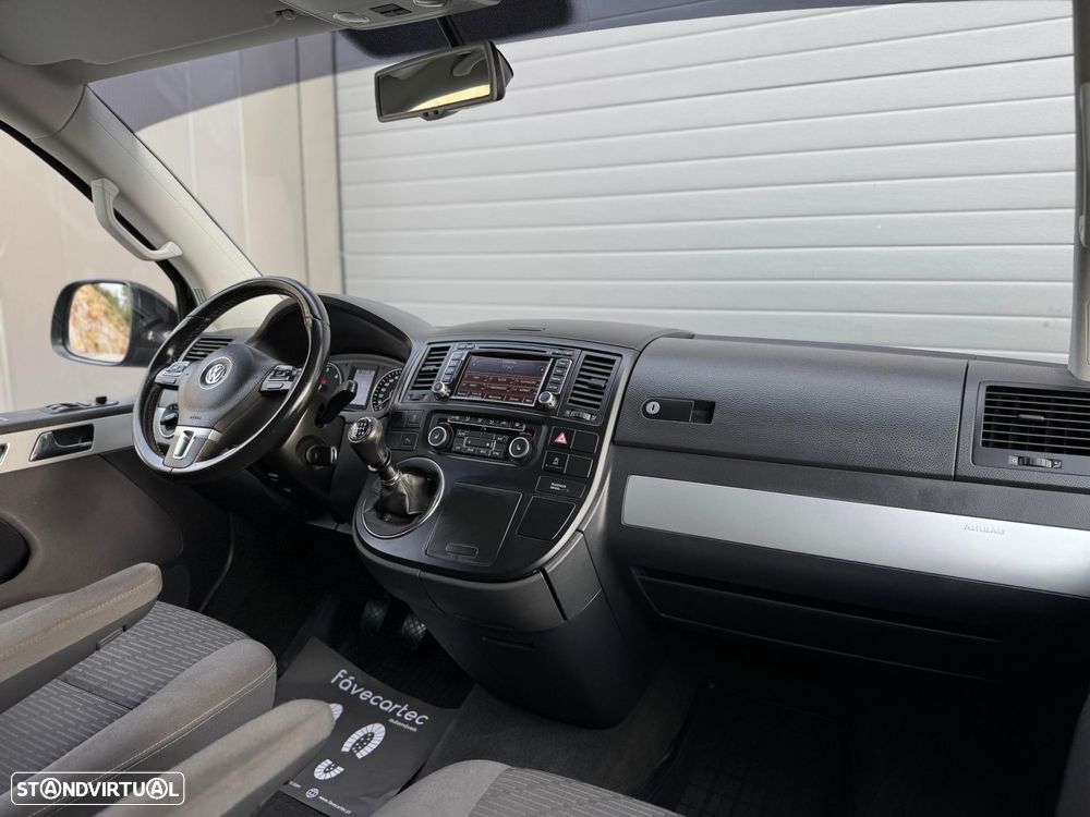 VW Multivan 2.0 TDi 180 Highline BlueMotion - 23