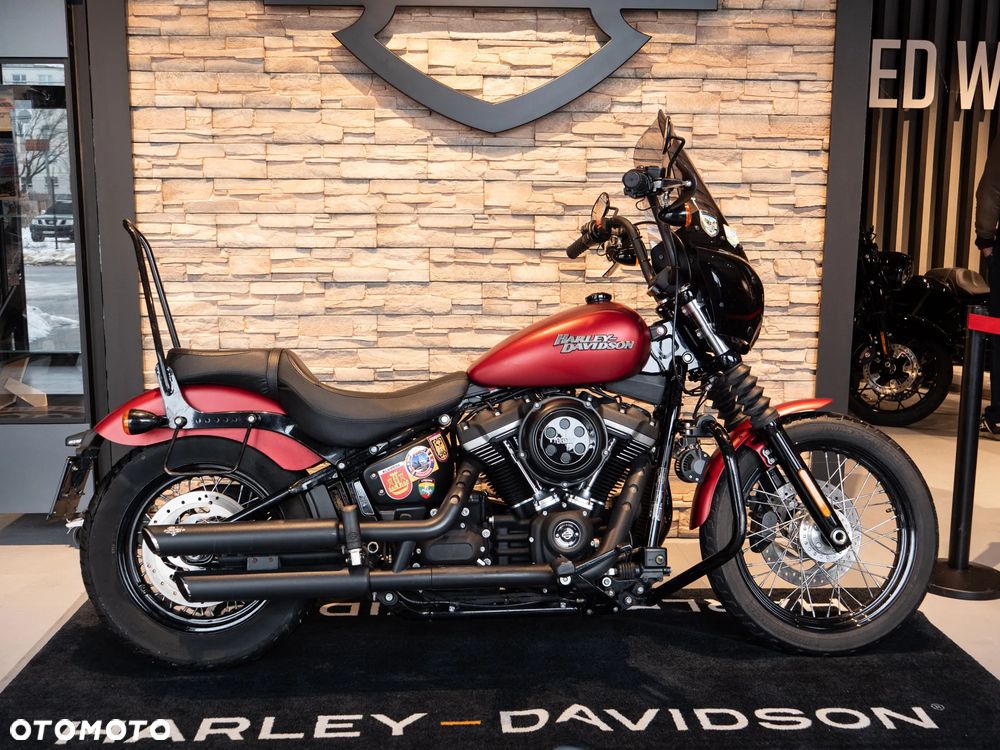 Harley-Davidson Softail Street Bob - 1