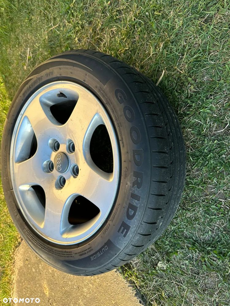 Audi A6 Avant 2.4 - 16