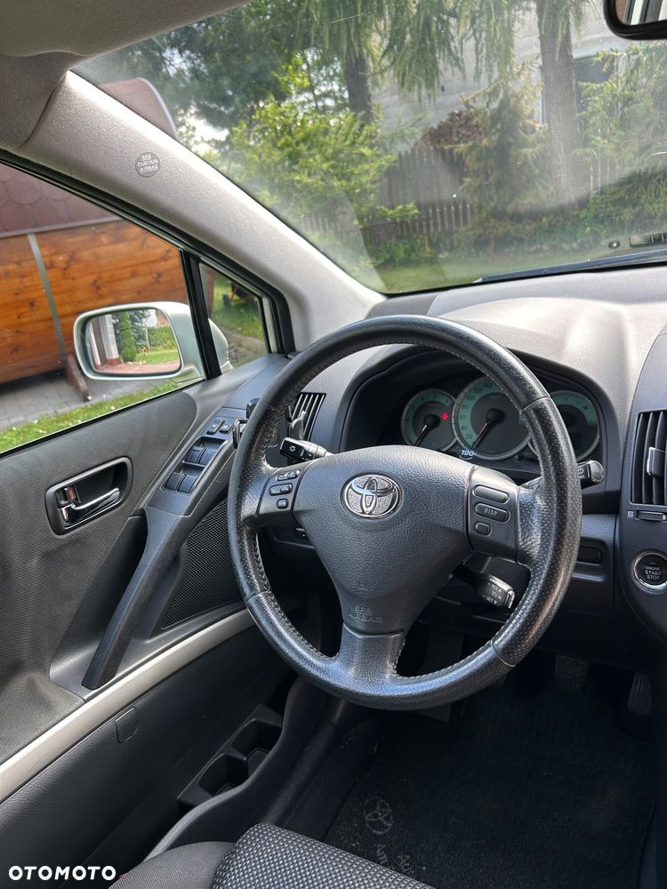 Toyota Corolla Verso 2.2 D-4D X + NAVI 7os - 10