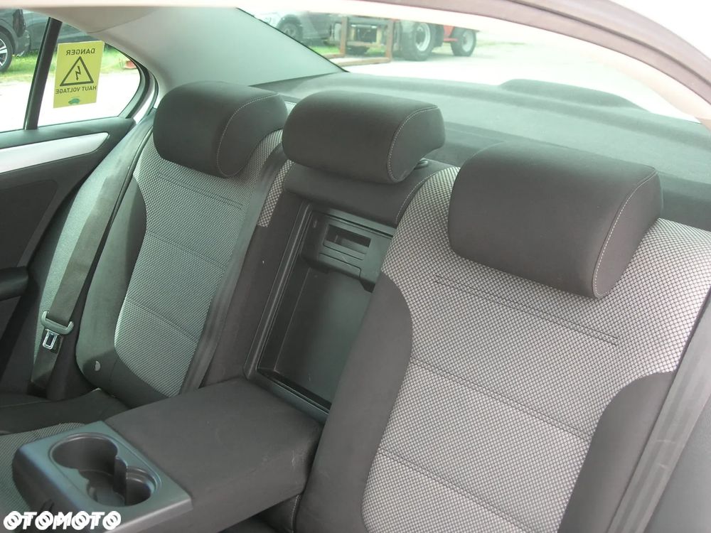Volkswagen Jetta - 18
