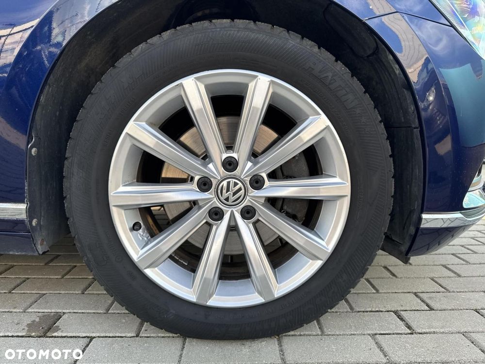 Volkswagen Passat - 17