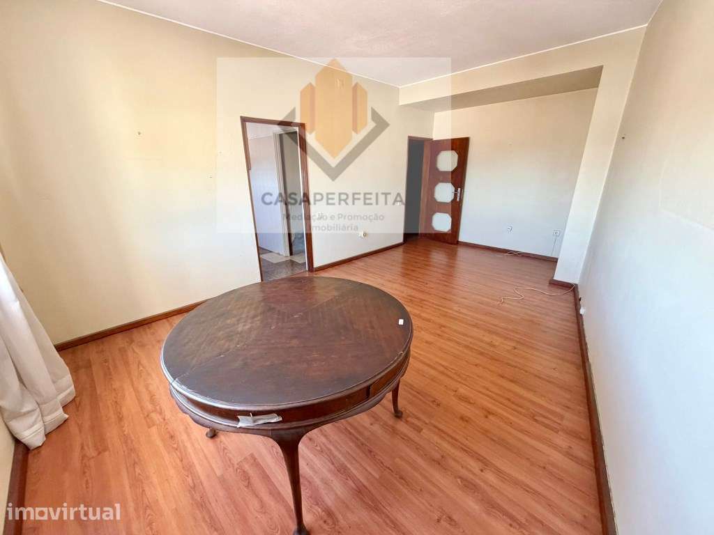 Apartamento T2 com Terraço no Último Piso - Junto à Praça Velazquez... - Grande imagem: 3/26