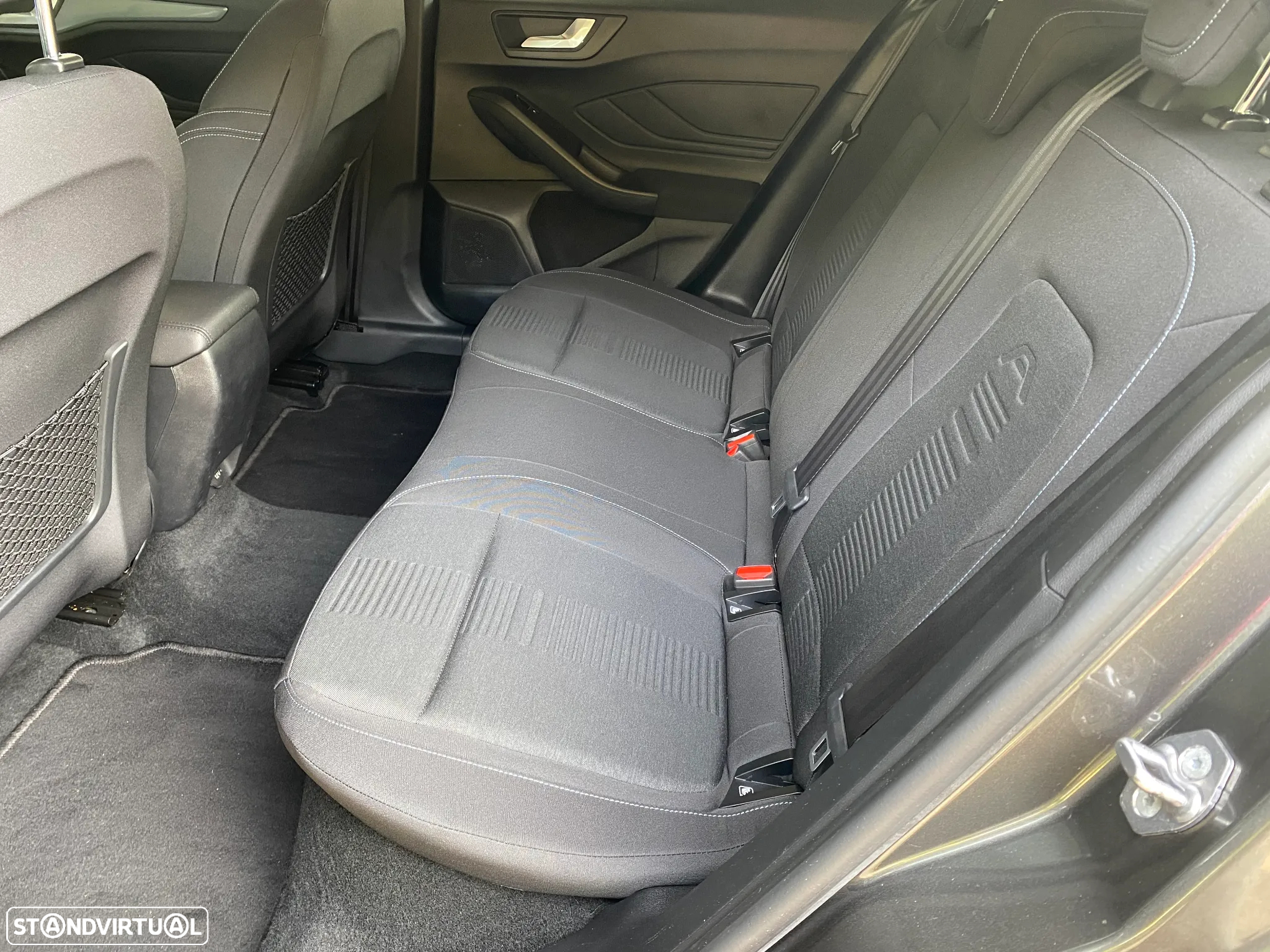 Ford Focus SW 1.5 TDCi EcoBlue Active X - 19